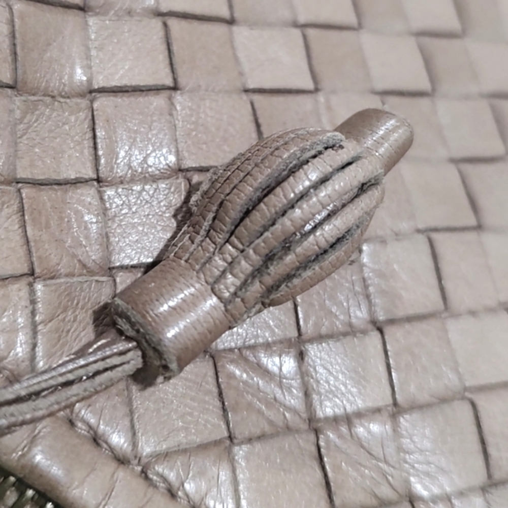BOTTEGA VENETA Vintage Intrecciato Woven Lamb Leather Shoulder Crossbody Bag - Picture 10 of 16